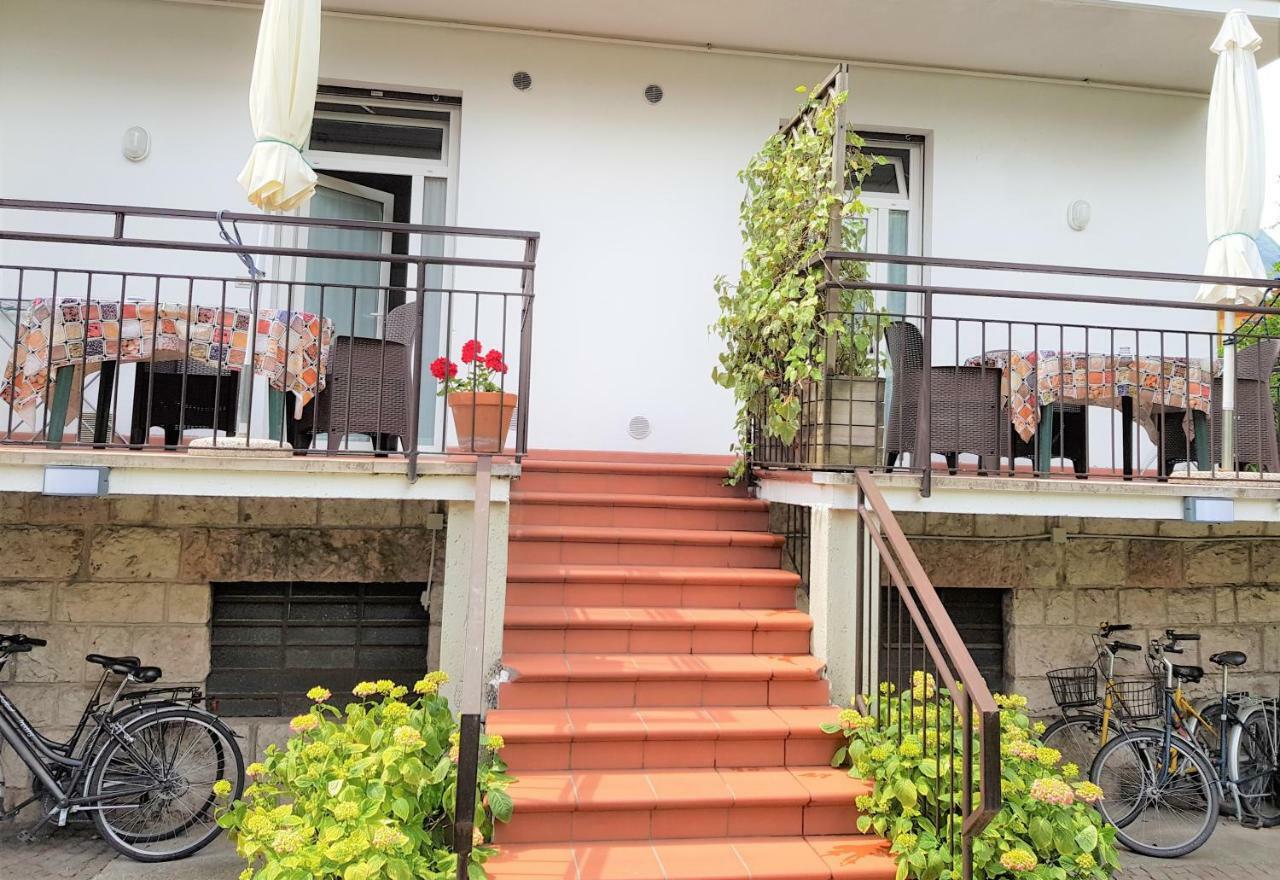 Appartamenti Casa Irina Riva del Garda Luaran gambar